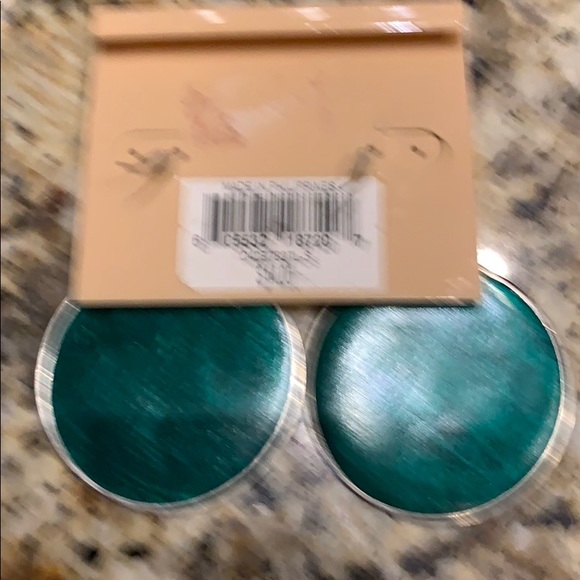 Oasis green earrings - Picture 2 of 2